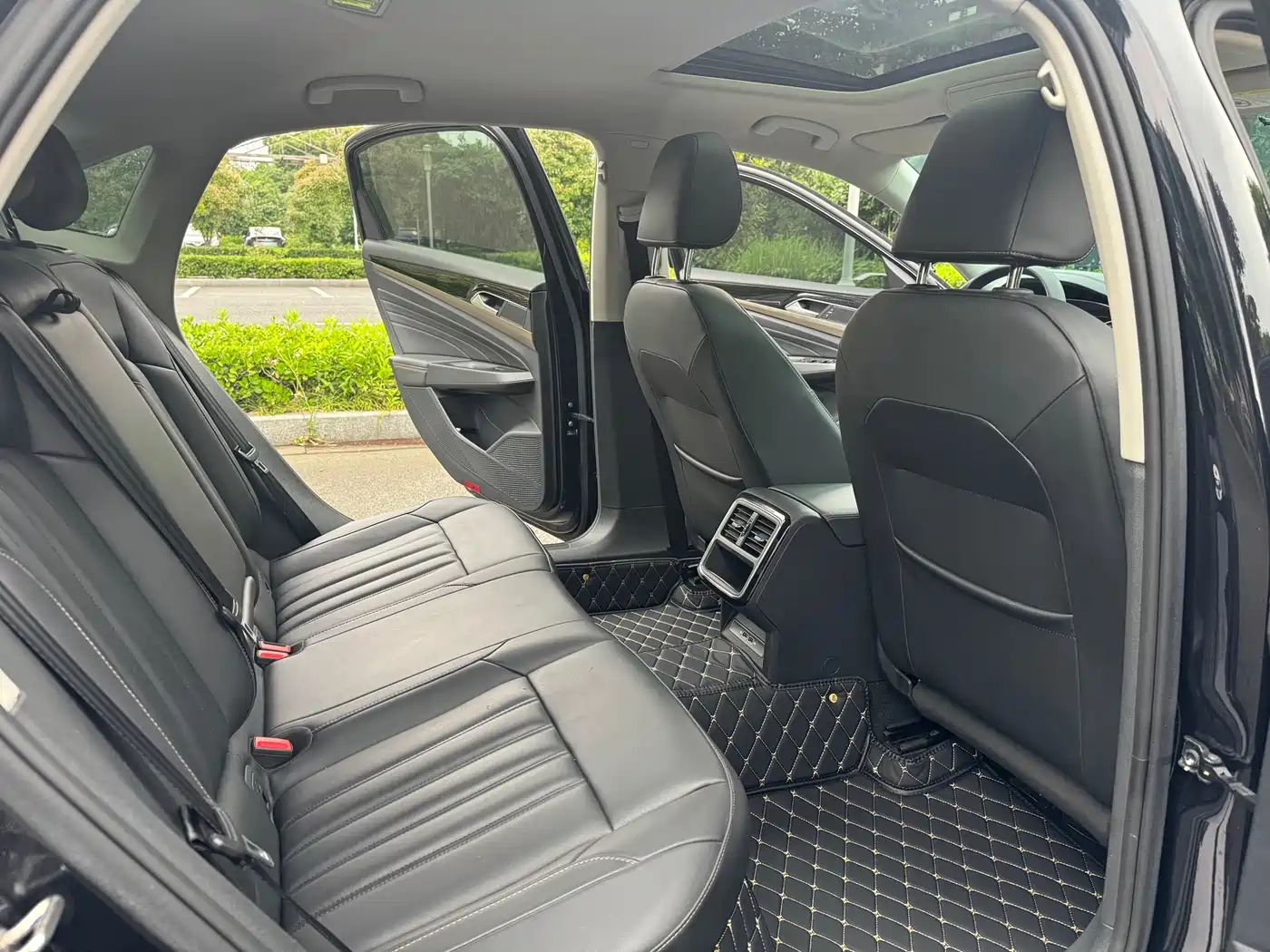 Volkswagen Passat 2019 Model 280TSI Business Edition China VI фото 10