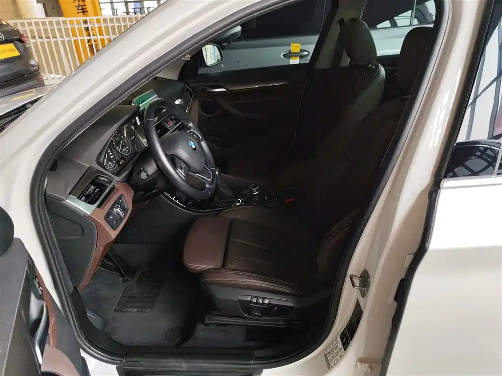 BMW X1 2018 xDrive20Li Premium Model фото 11