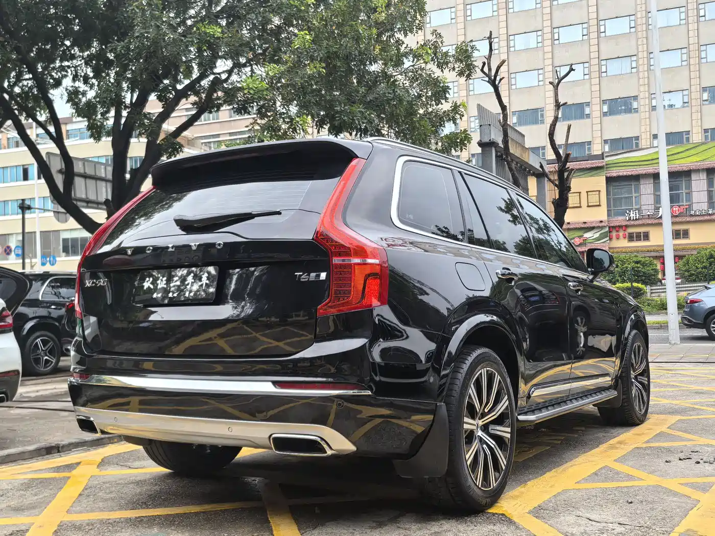 VOLVO XC90