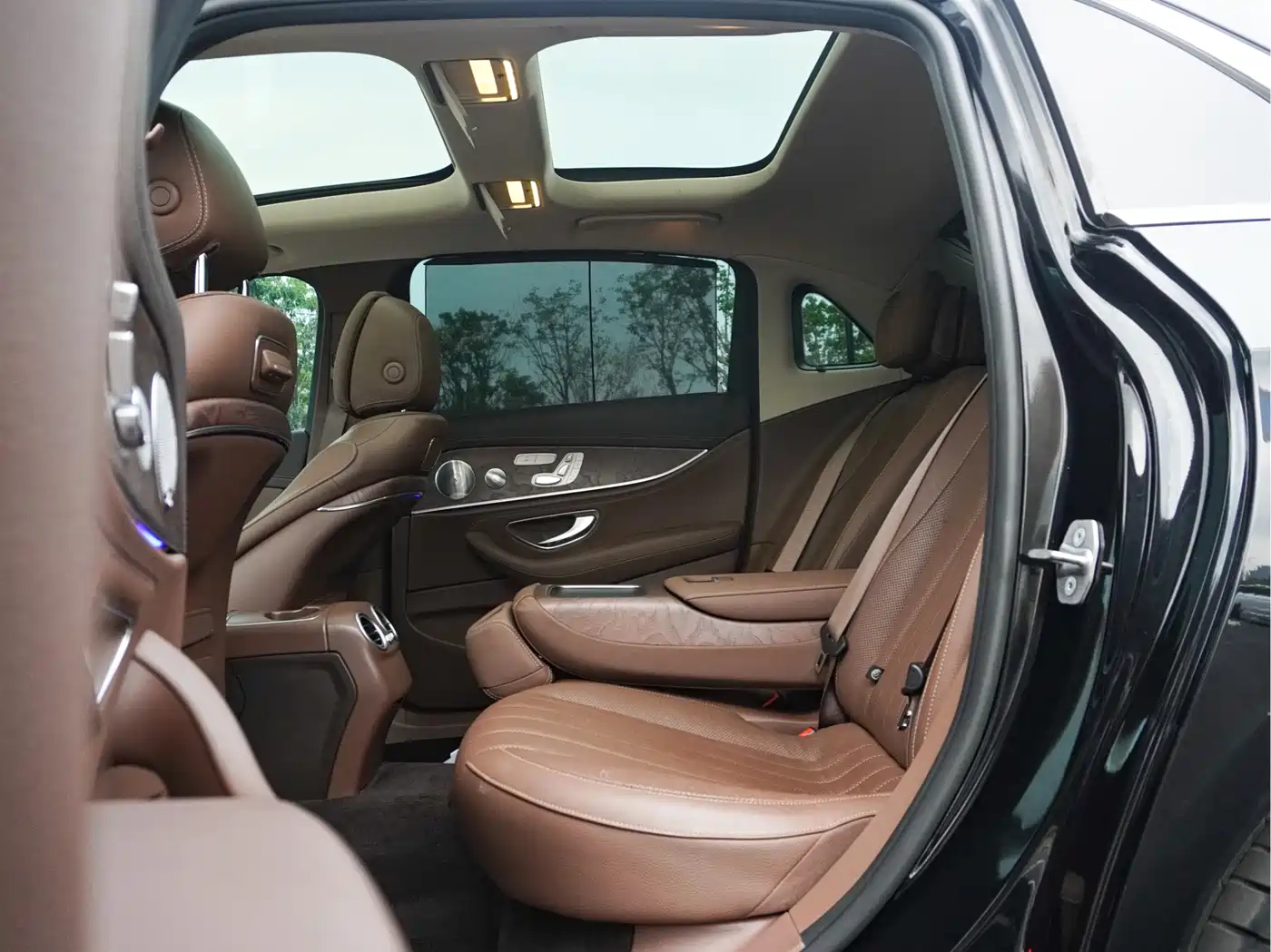 Mercedes-Benz E-Class 2020 Facelift E 300 L Exclusive фото 19