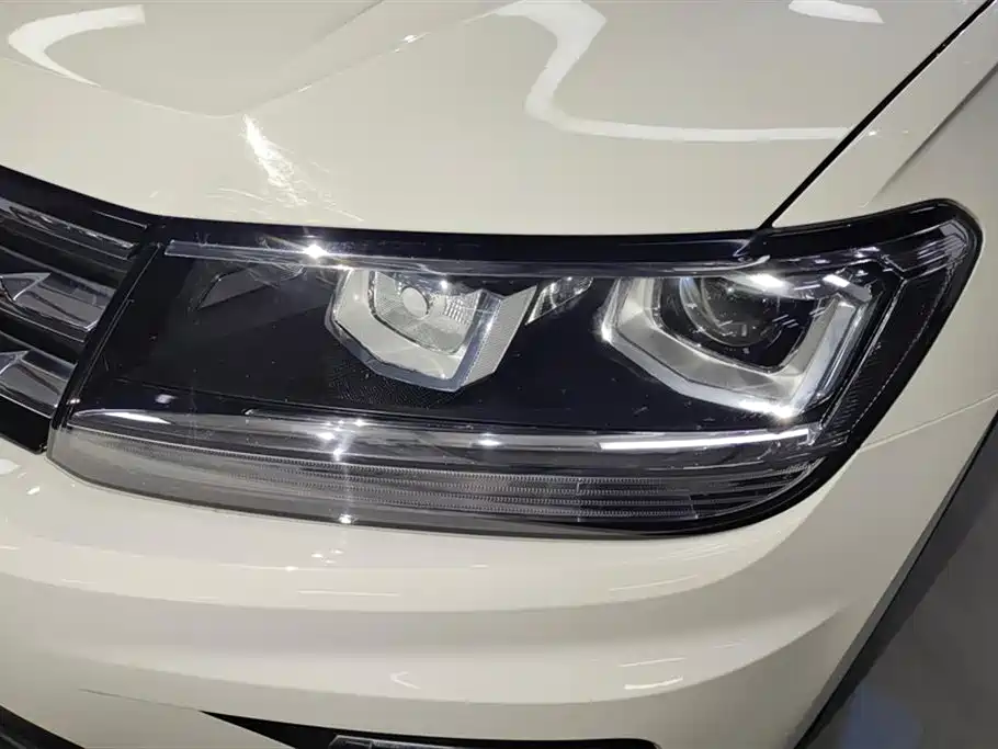 Volkswagen Tiguan L 2017 330TSI Automatic 2WD Comfort Edition фото 5