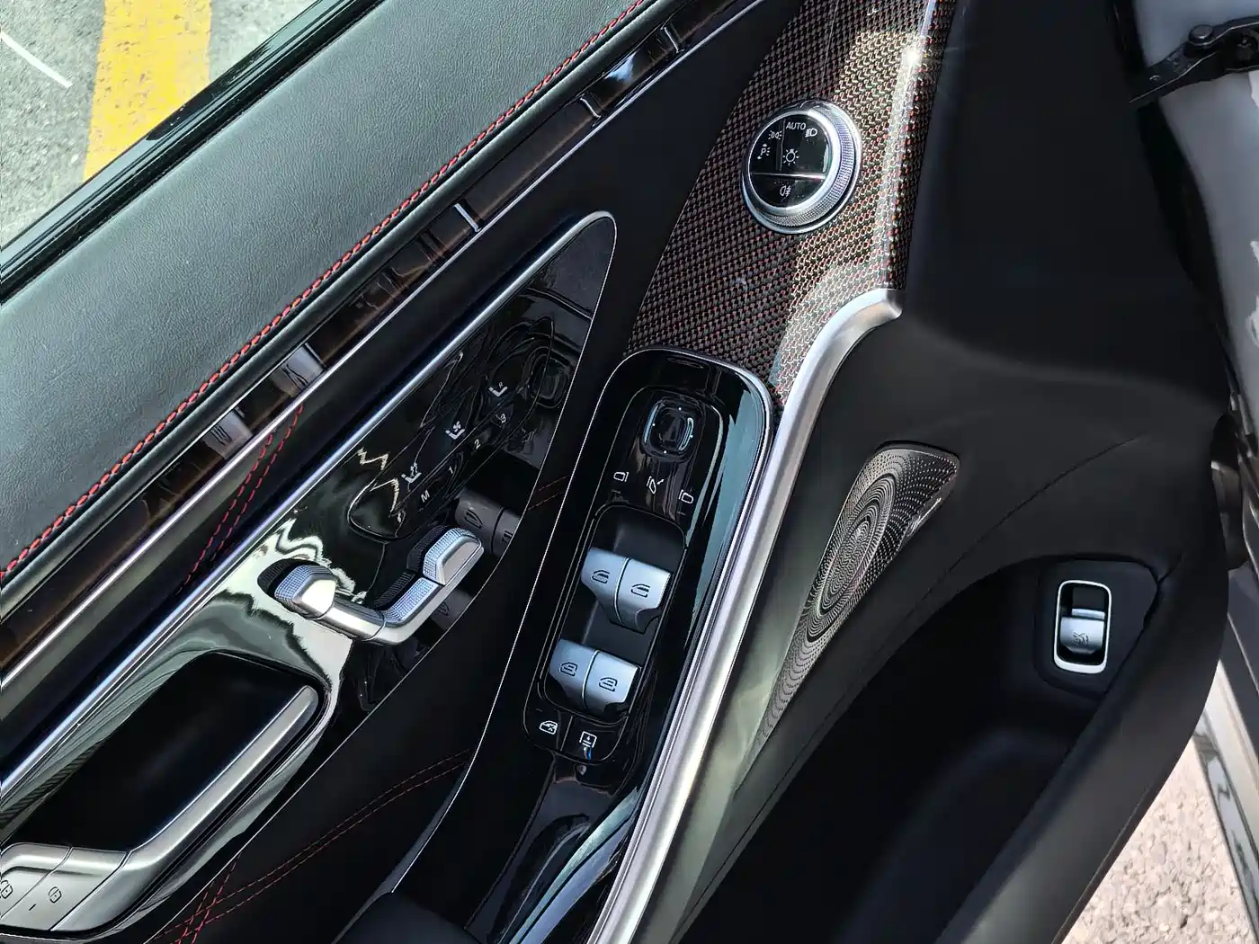 Mercedes-Benz S-Class AMG Hybrid 2024 Mercedes-AMG S 63 L E Performance Launch Edition фото 12