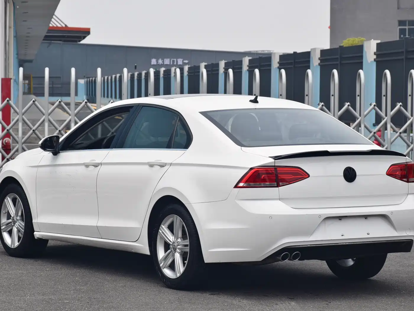 Volkswagen Lamando 2017 280TSI DSG Comfort Edition фото 4