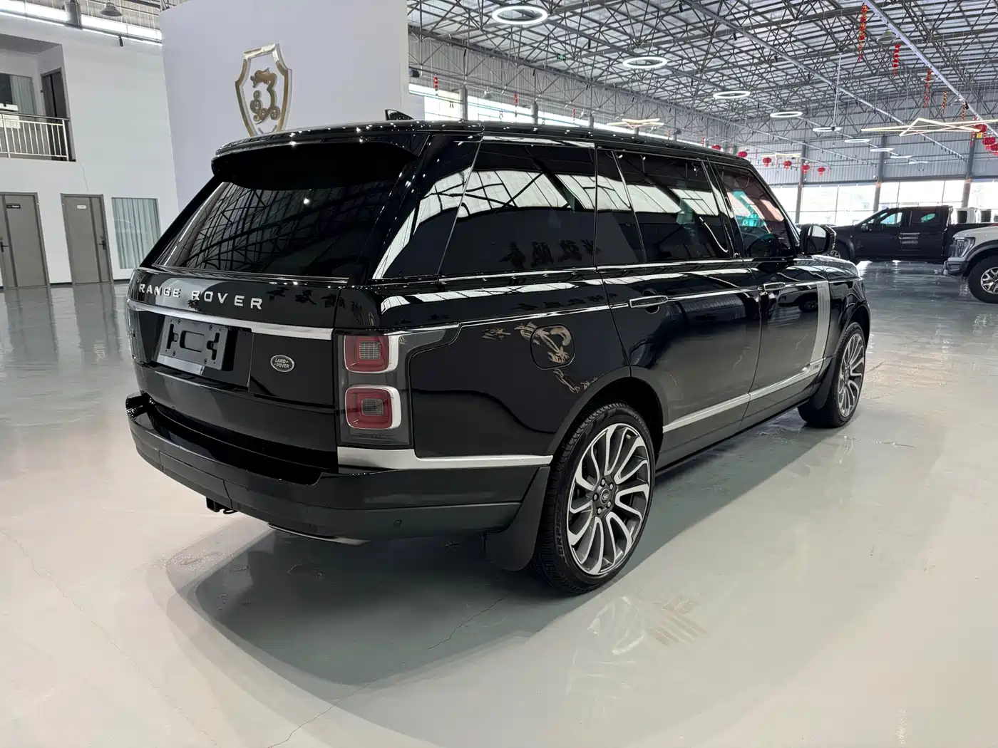 Land Rover Range Rover 2022 3.0 L6 400PS Prestige Genesis Extended Edition фото 6