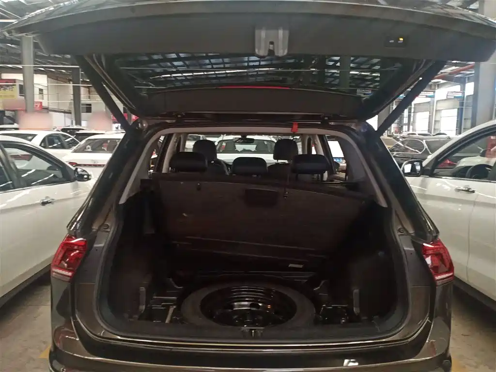 Volkswagen Tiguan L 2018 330TSI Automatic 2WD Flagship Edition фото 12