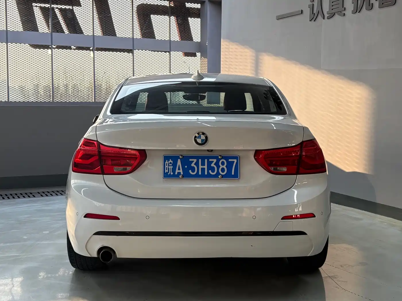 BMW 1 Series 2018 118i Sport Edition фото 9