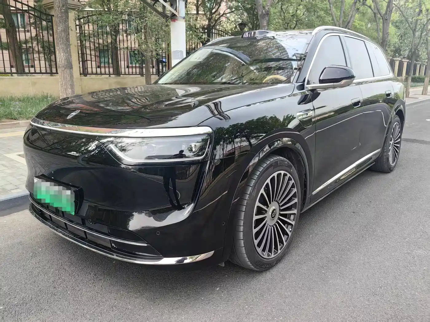 AITO Wenjie AITO M8 2025 Extended Range Ultra 53.4kWh 6-Seater