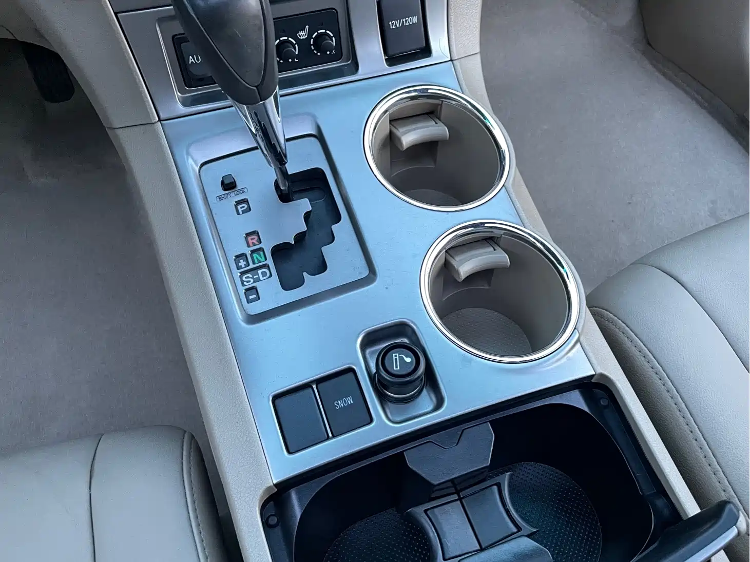 Photo 15 - Toyota Highlander