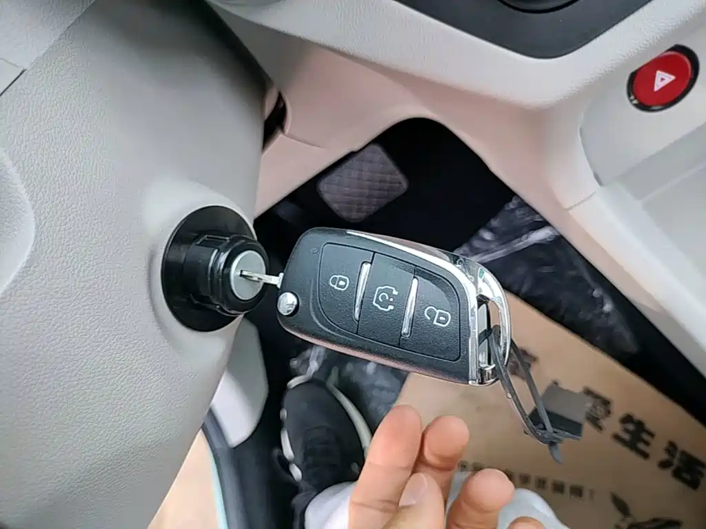 JMCG New Energy Little Kirin 2026 2025 PLUS+ Comfort Model