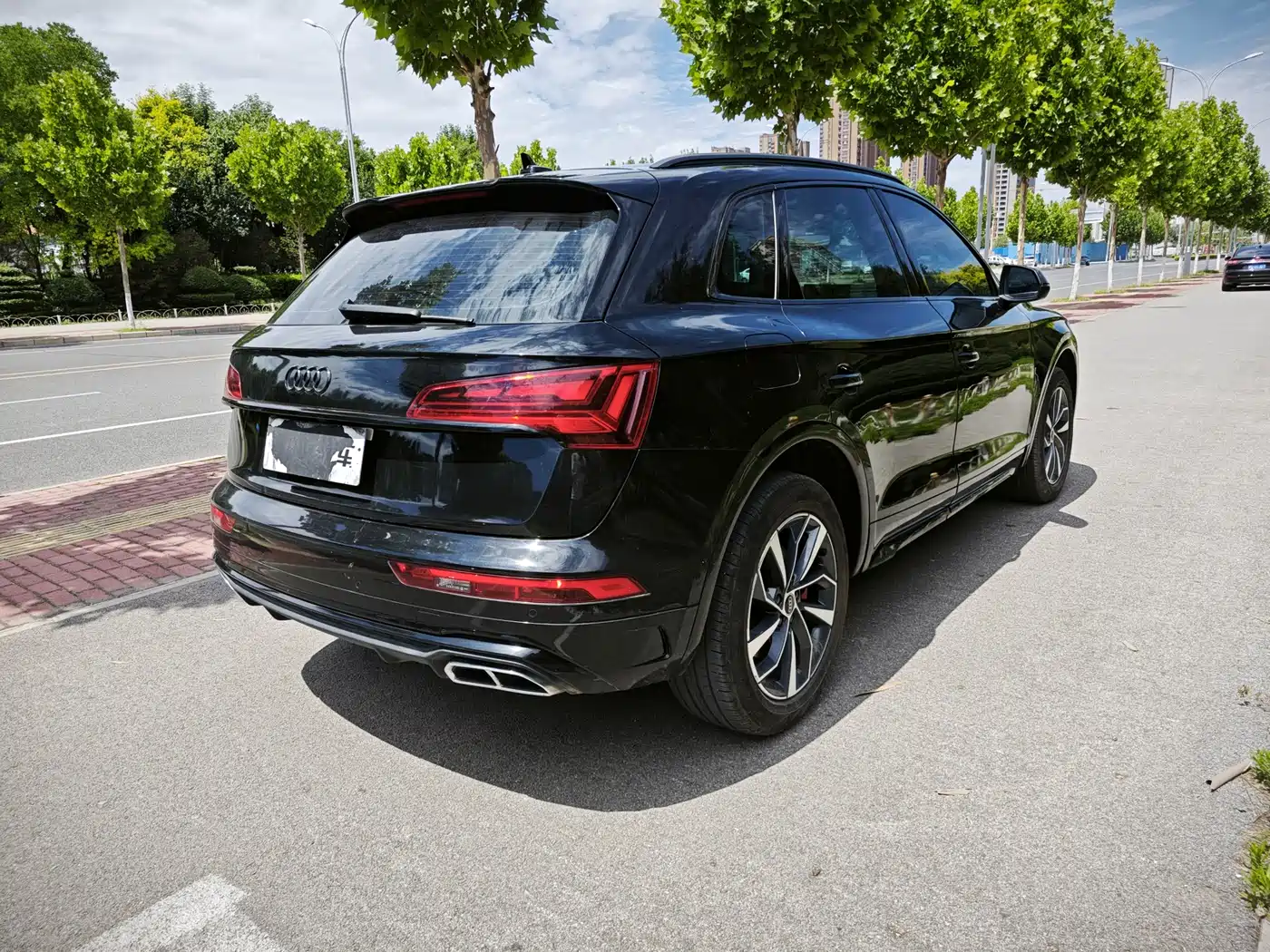 Фото 11 - Audi Q5L