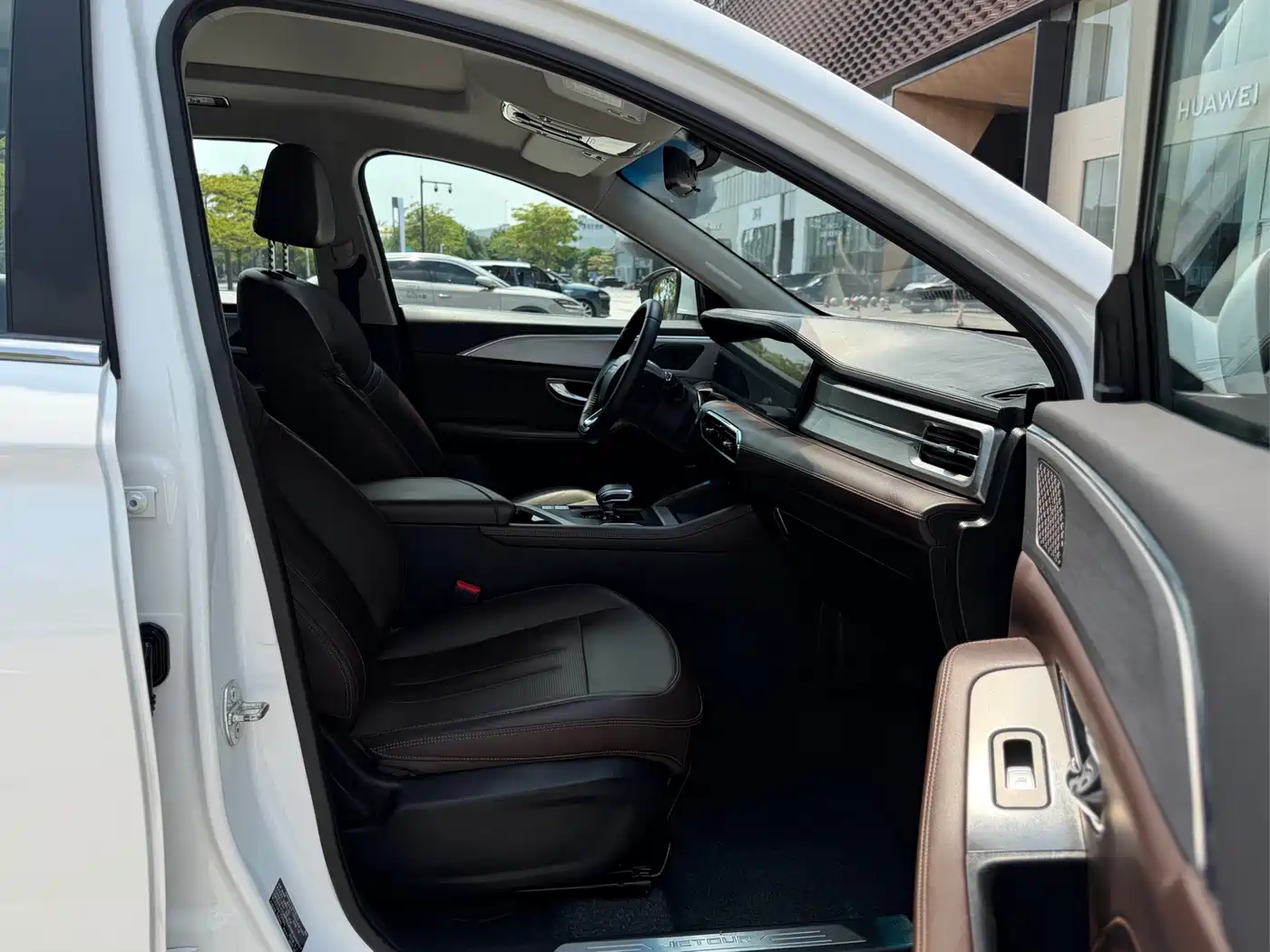 Jetour X90 PLUS 2022 2021 1.6TD DCT Villa 5-seater