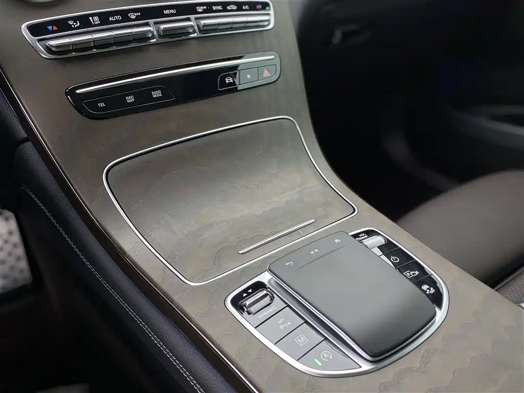 Mercedes-Benz GLC 2020 Facelift GLC 260 L 4MATIC Luxury фото 19