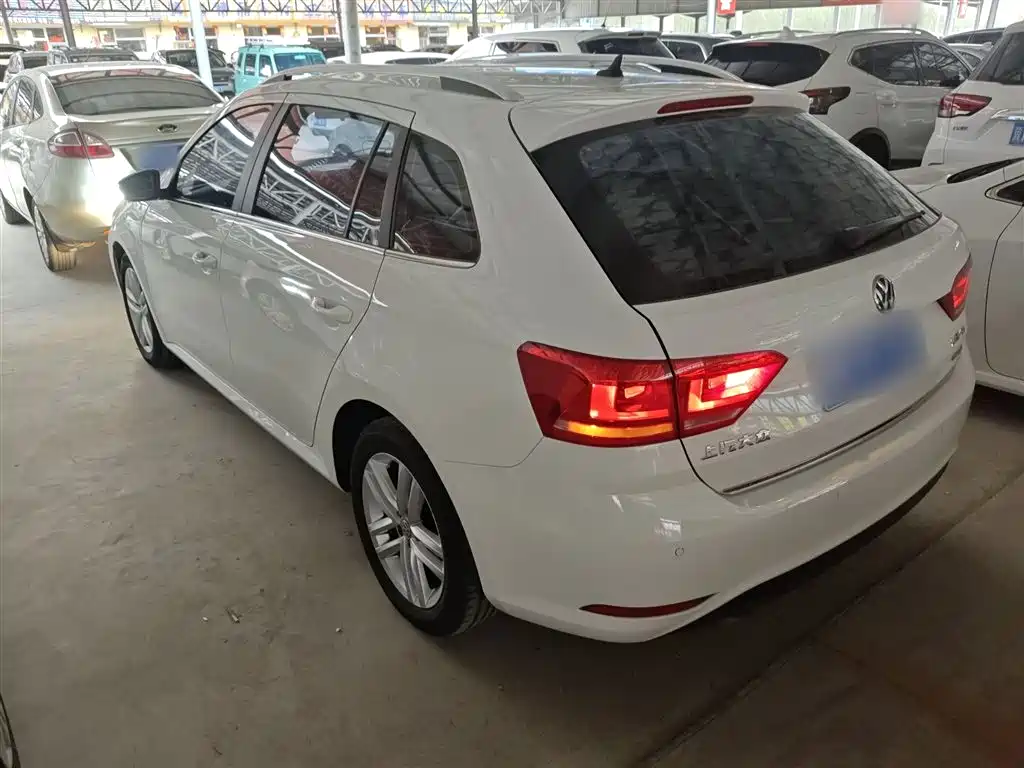 Volkswagen Lavida Tour 2017 180TSI DSG Comfort Edition фото 5