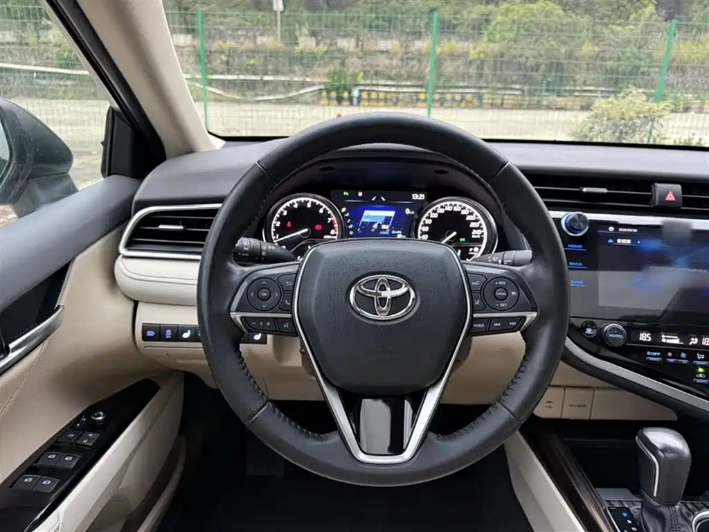 Toyota Camry 2019 2.5G Luxury Edition China VI фото 15