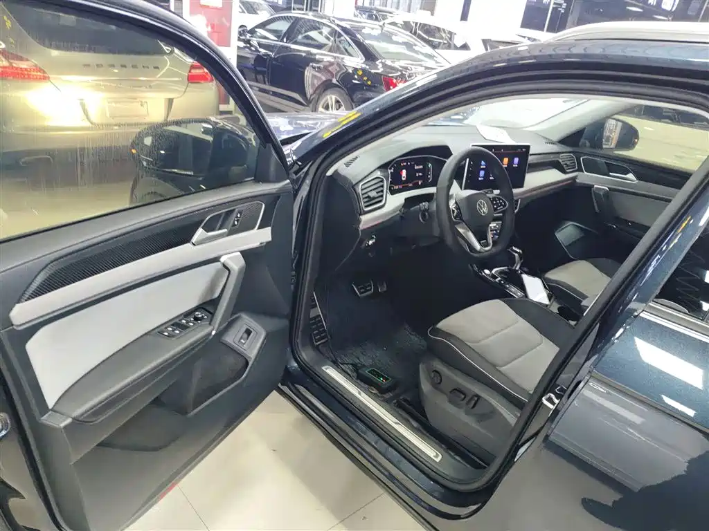 Volkswagen Tayron X 2023 330TSI 2WD Premium High-Performance Edition фото 16