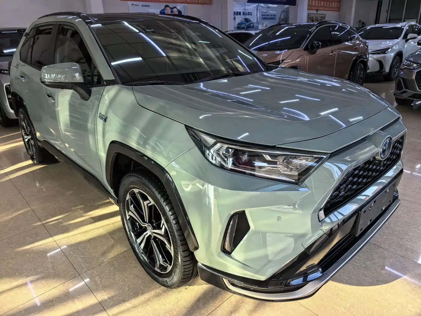 Toyota RAV4 Rongfang Dual Engine E+ 2021 2.5L 4WD Flagship Pro фото 3