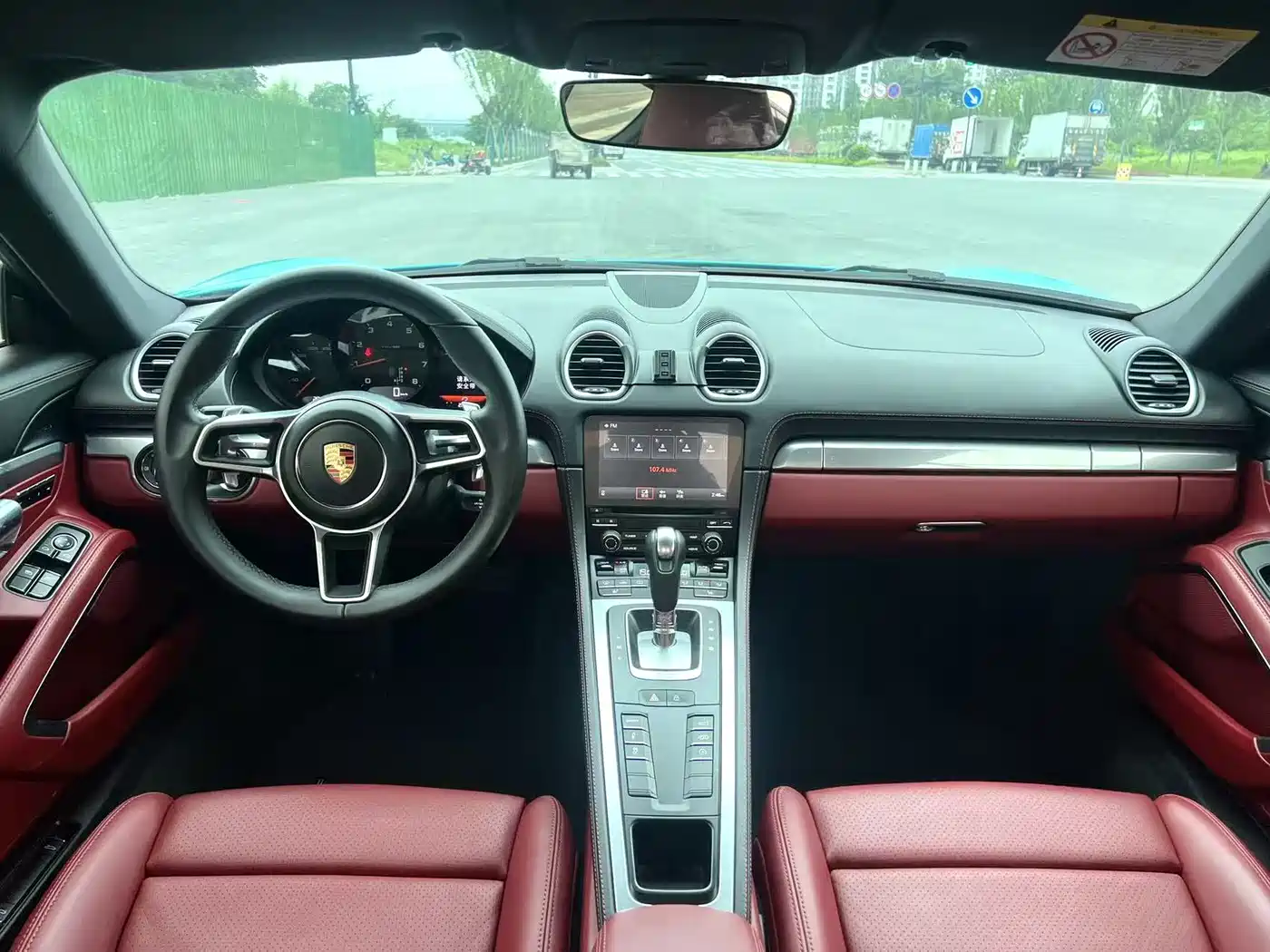 Porsche 718 2019 Cayman T 2.0T фото 10