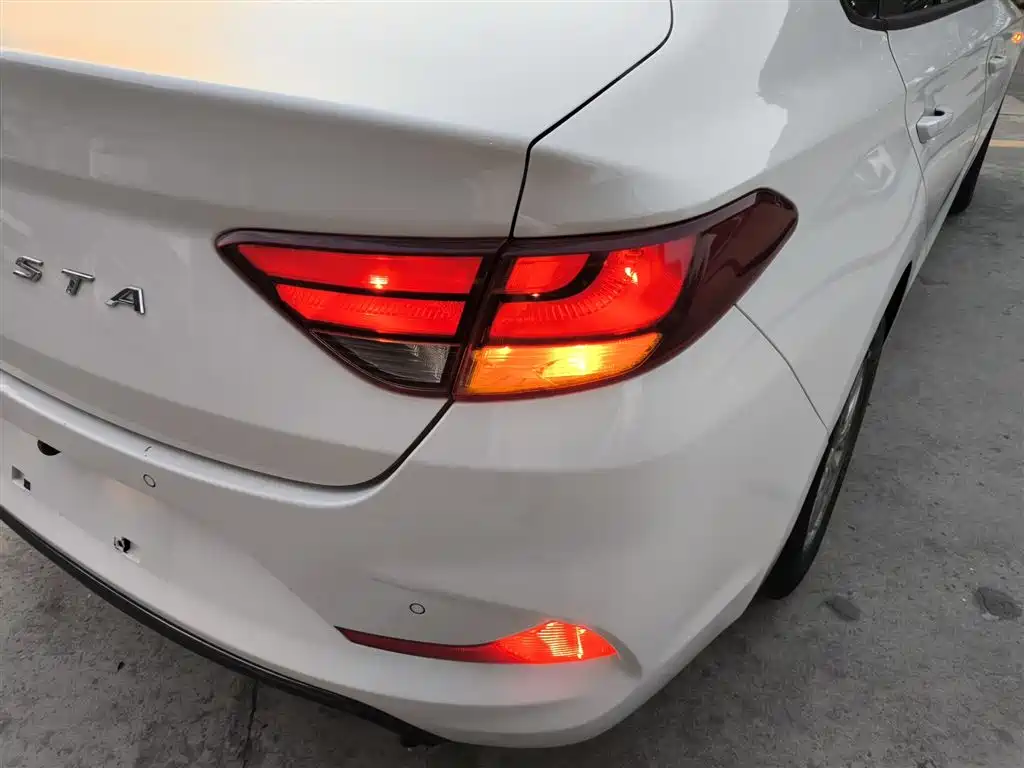 Hyundai Elantra 2018 1.6L Auto Joy GL (China V) фото 24