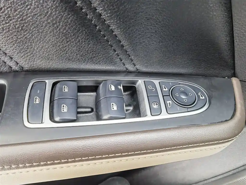 BYD Song MAX New Energy 2022 DM-i 105KM Honor Model фото 9