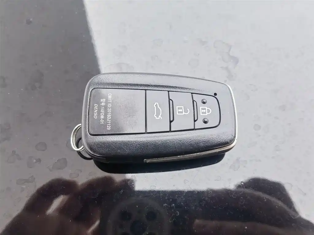 Toyota Camry 2018 2.5G Luxury Edition фото 19