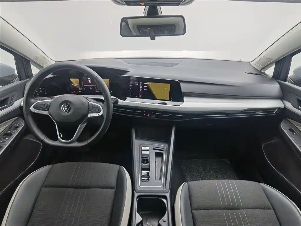 Volkswagen Golf 2023 Facelift 280TSI DSG Pro фото 5