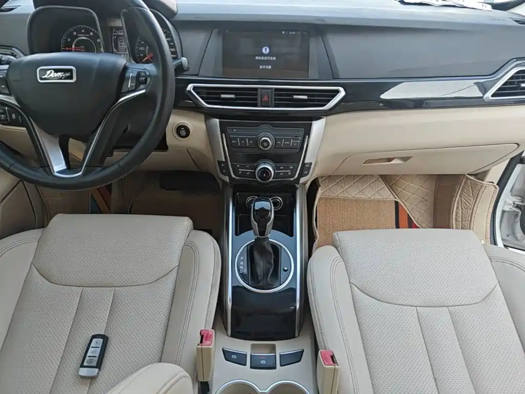 Zotye Damai X5 2017 2017 Upgrade 1.5T CVT Landlord