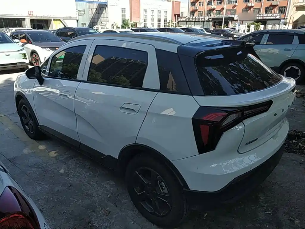 2025 Geely Geometry E Firefly