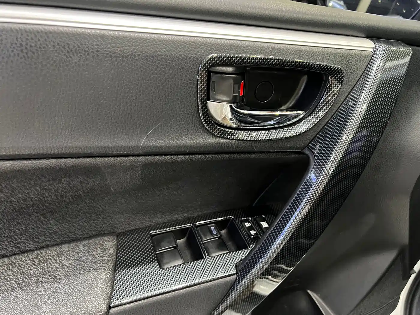 Toyota Corolla 2017 Facelift 1.2T S-CVT GL фото 16
