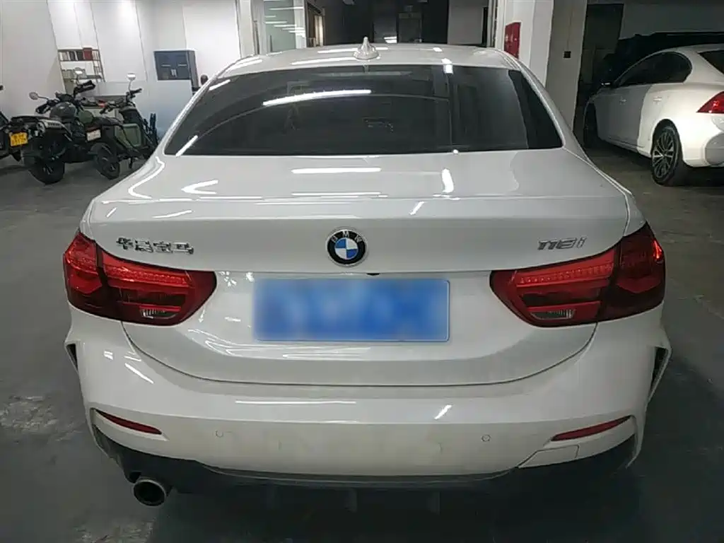 BMW 1 Series 2019 118i M Sport Package фото 6