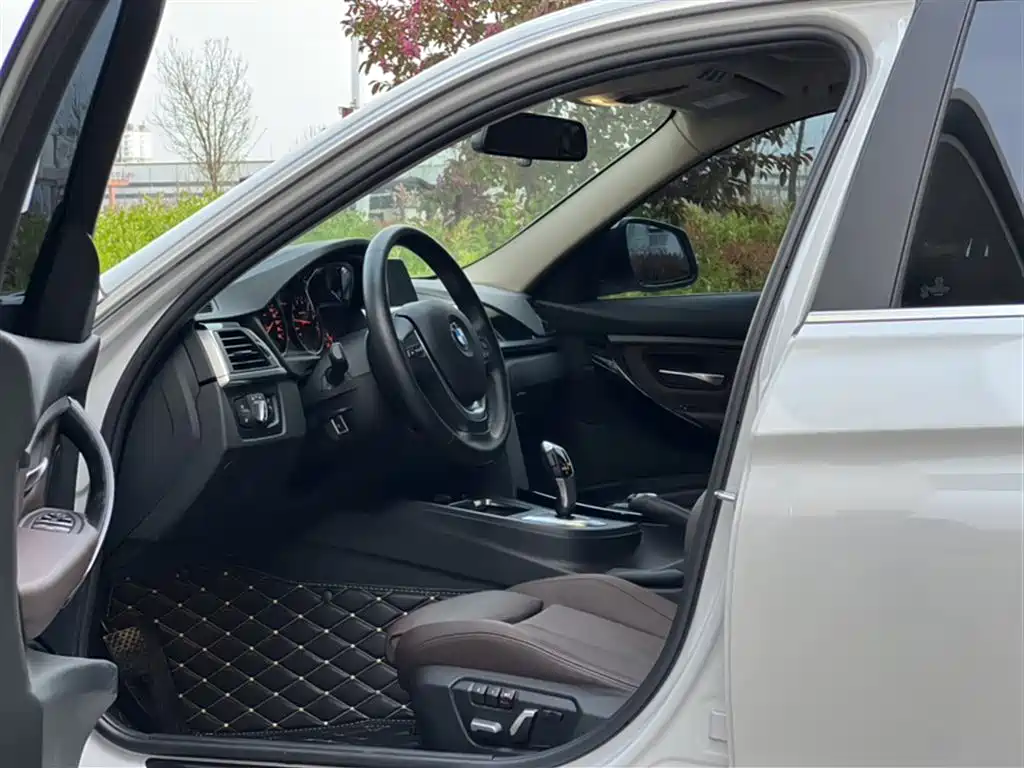 BMW 3 Series 2018 320Li Fashion Style фото 15