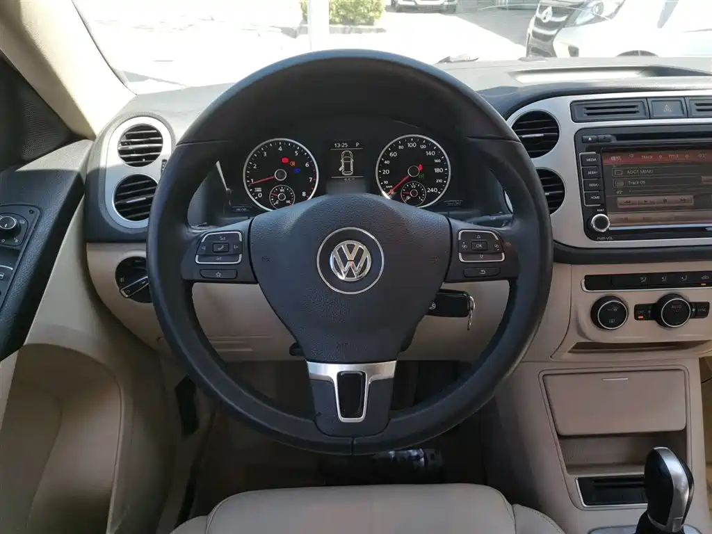 Volkswagen Tiguan 2015 1.8TSI Automatic 2WD Comfortline фото 11
