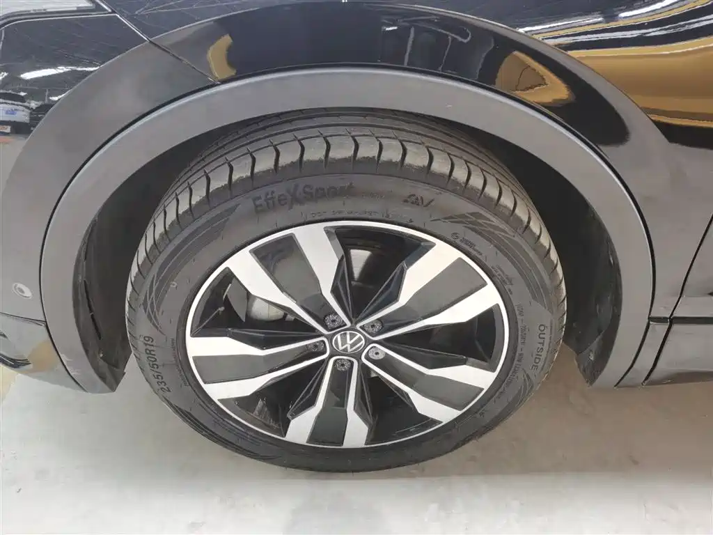 Volkswagen Tiguan L 2022 330TSI Auto 2WD R-Line Premium Edition фото 23