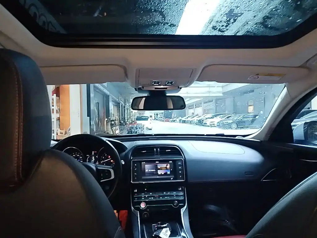 Jaguar XE 2017 2015 2.0T 200PS R-Sport