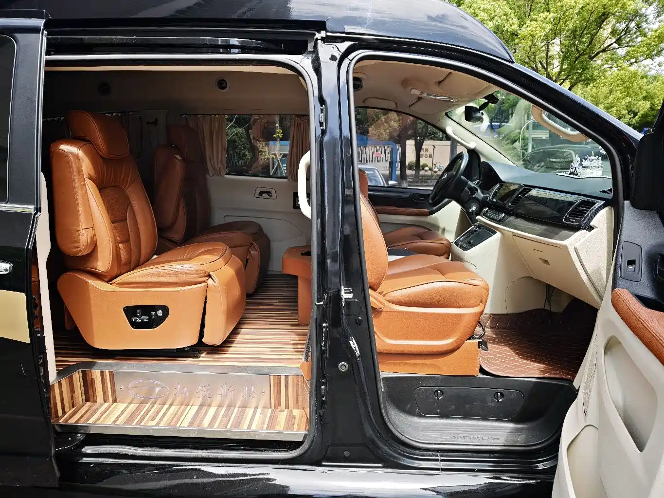 SAIC Maxus Maxus G10 2016 2014 Model Year 2.0T Auto Executive