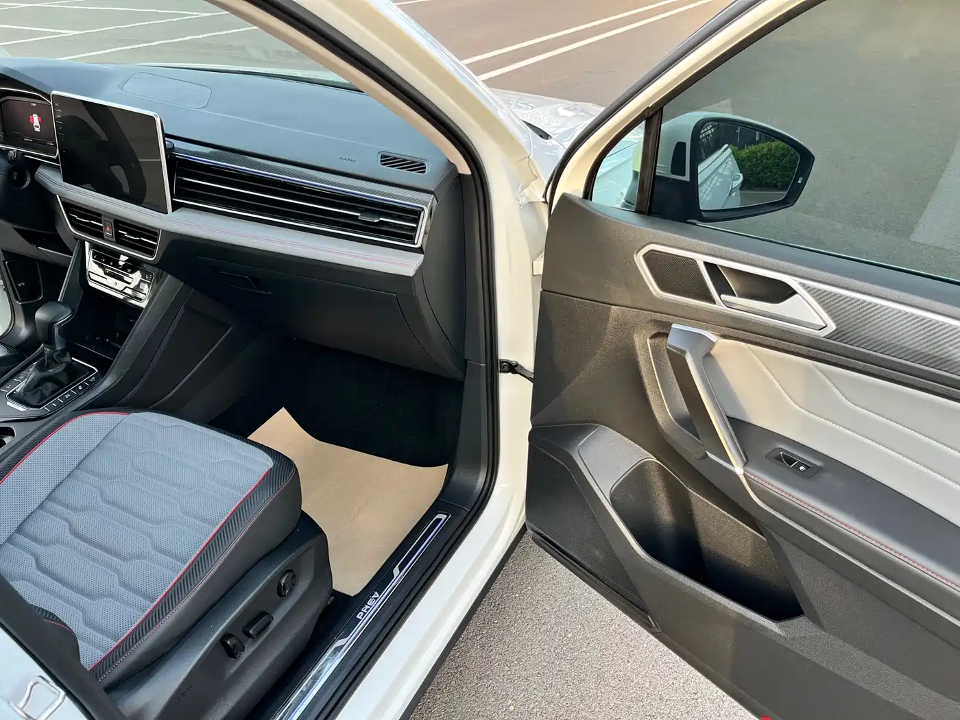 VOLKSWAGEN TIGUAN L NEW ENERGY