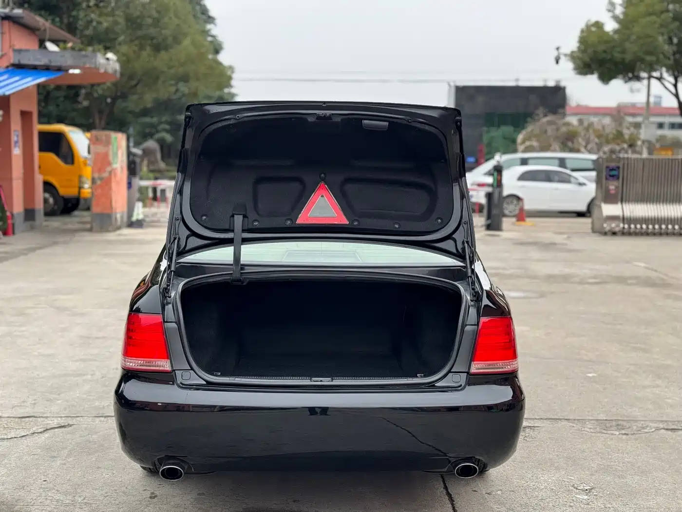 Фото 18 - Toyota Crown