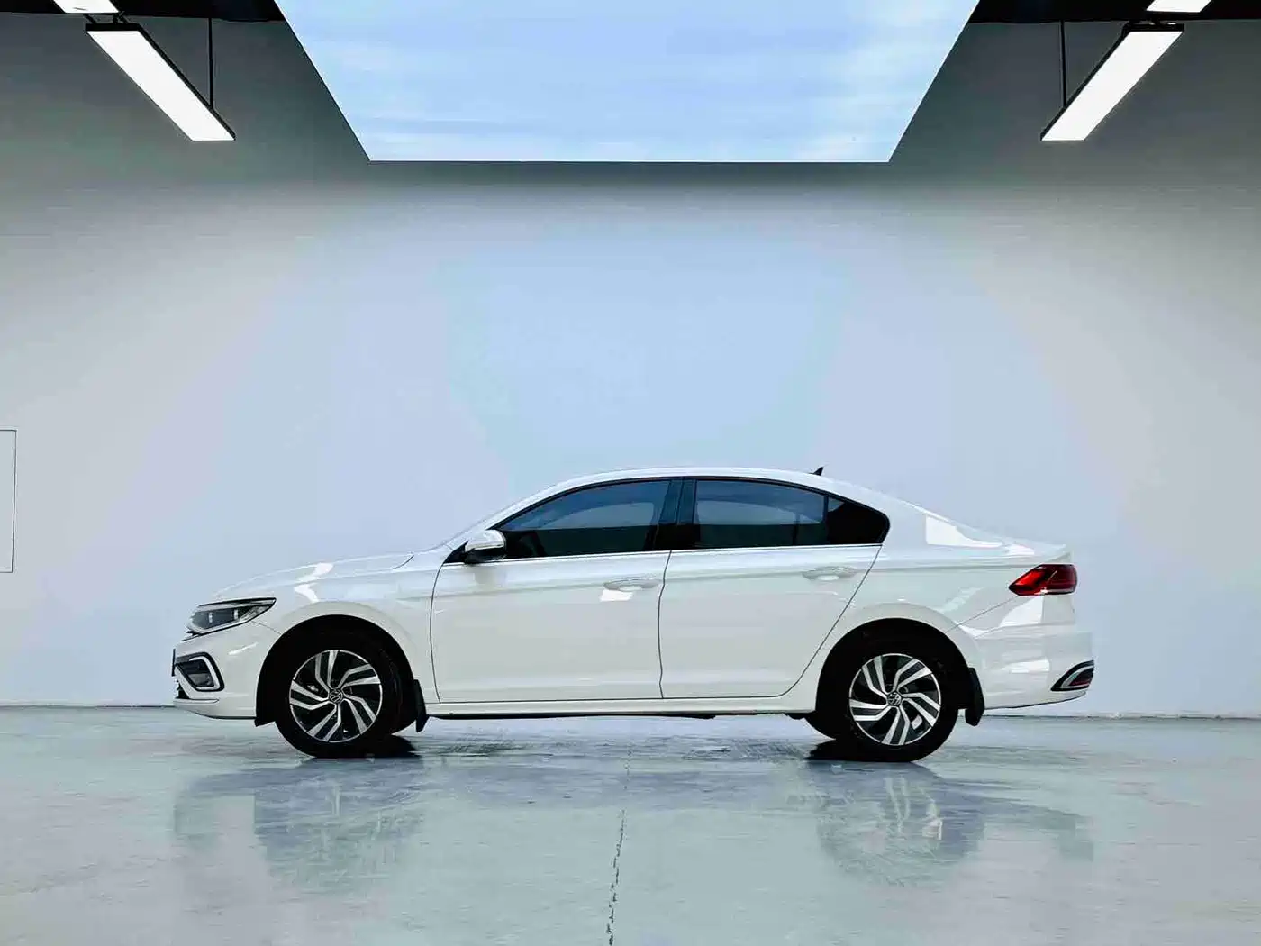 Volkswagen Bora 2023 200TSI DSG Yuexing Edition фото 4