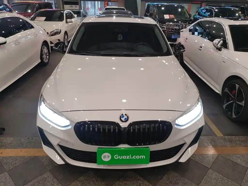 BMW 1 Series 2021 125i M Sport Black Night Edition фото 3
