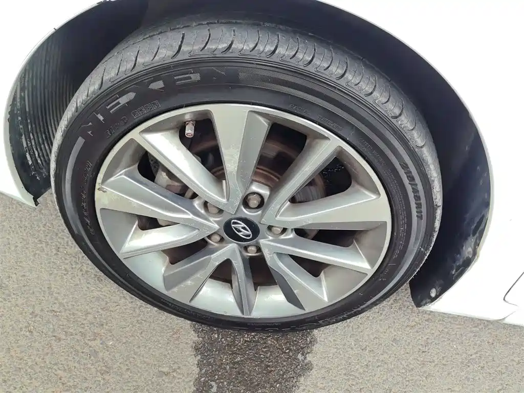 Hyundai Langdong 2015 1.6L Auto Premium фото 21