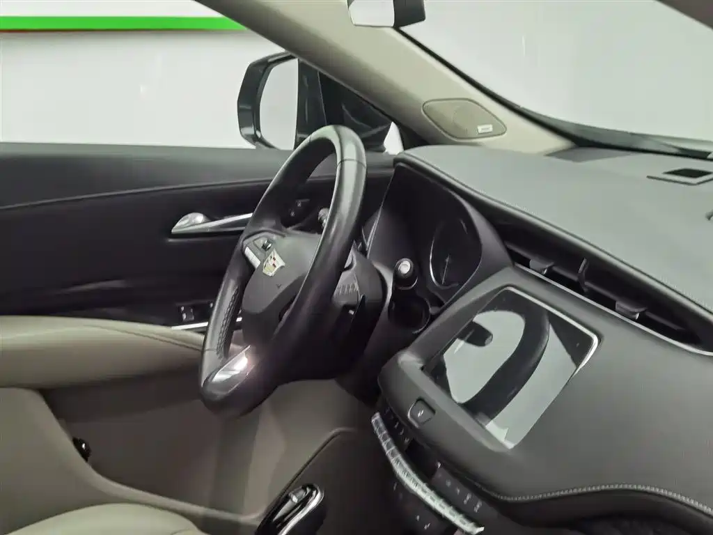 Cadillac XT4 2023 Model Year 28T Two-Wheel Drive Luxury Model фото 22