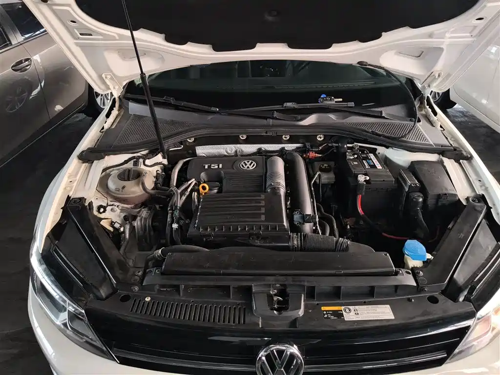 Volkswagen Lamando 2015 280TSI DSG Comfort фото 20