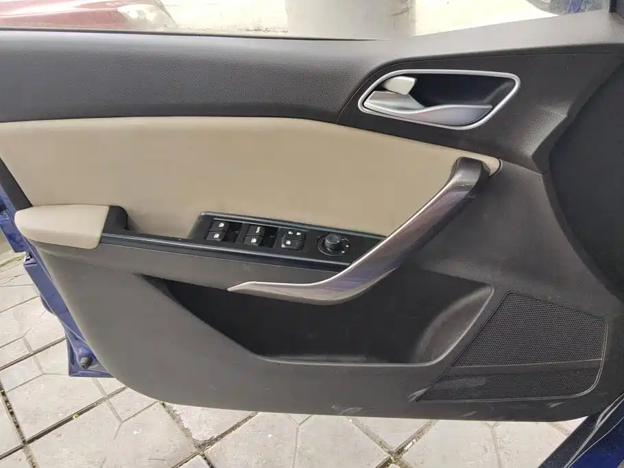 Baojun 310W 2017 2017 1.5L Manual Comfort China V