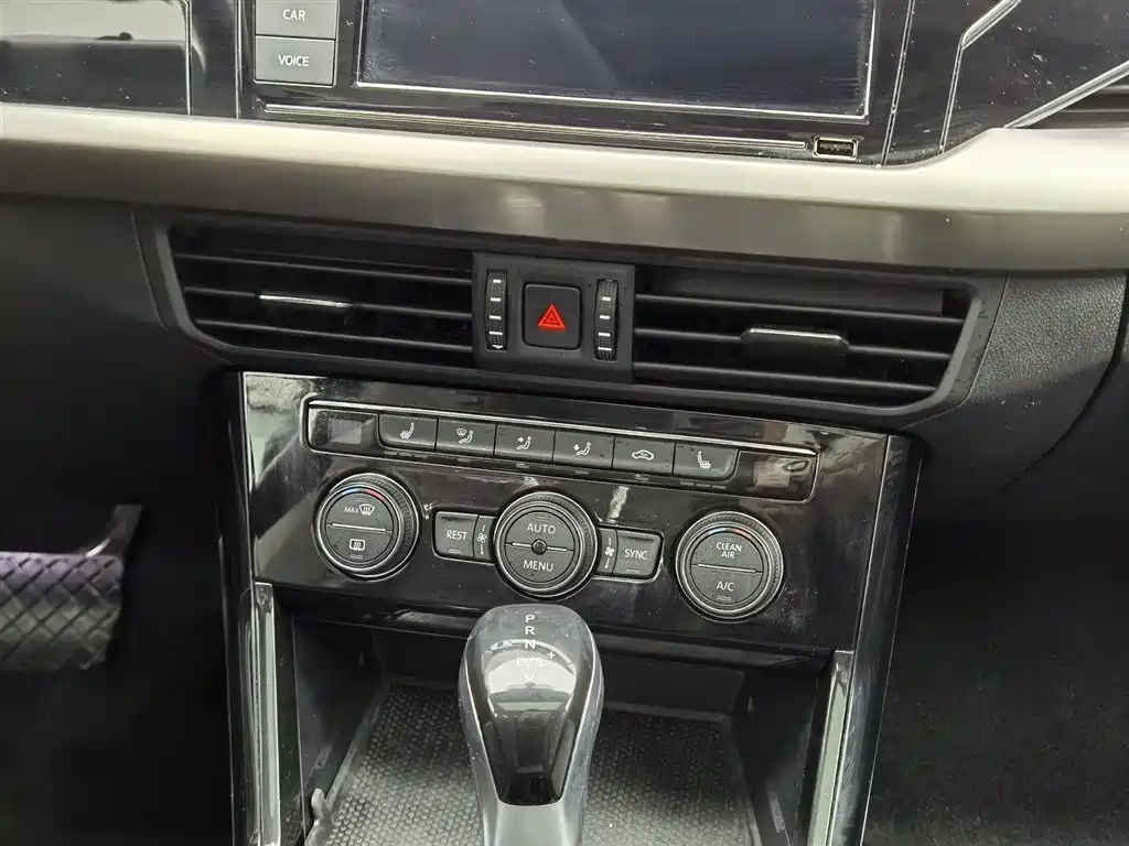 Volkswagen Passat 2019 330TSI Elite Version China VI фото 12