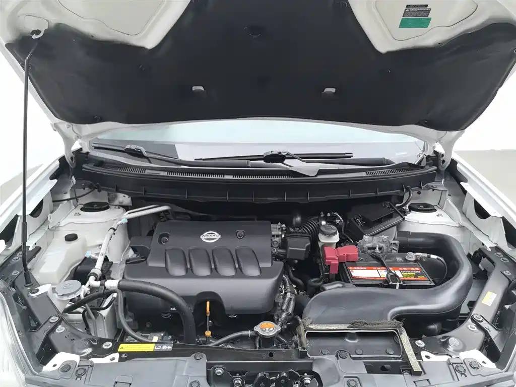 Dongfeng Fengdu MX6 2015 2015 2.0L CVT 2WD Dream Edition