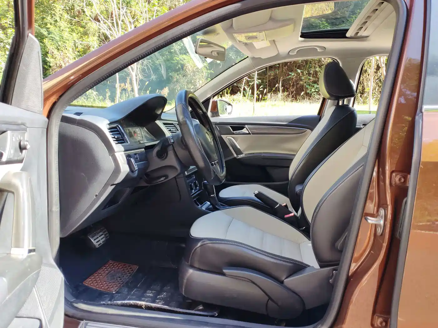 Volkswagen Gran Lavida 2016 2014 1.6L Auto