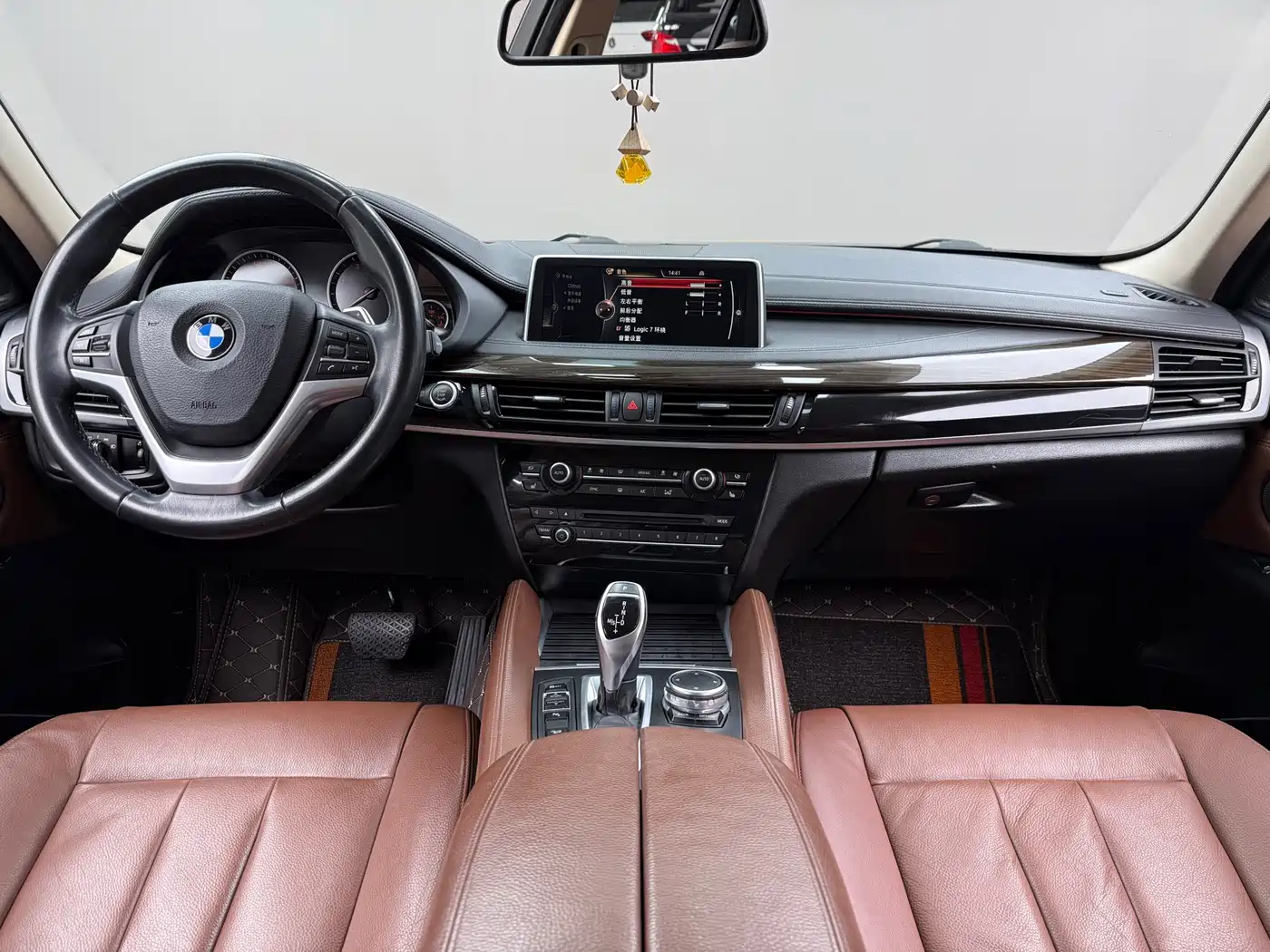 BMW X6 2015 xDrive35i Luxury Model фото 8
