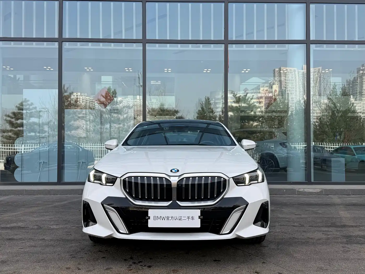 BMW 5 Series 2025 530Li Premium M Sport Package фото 2