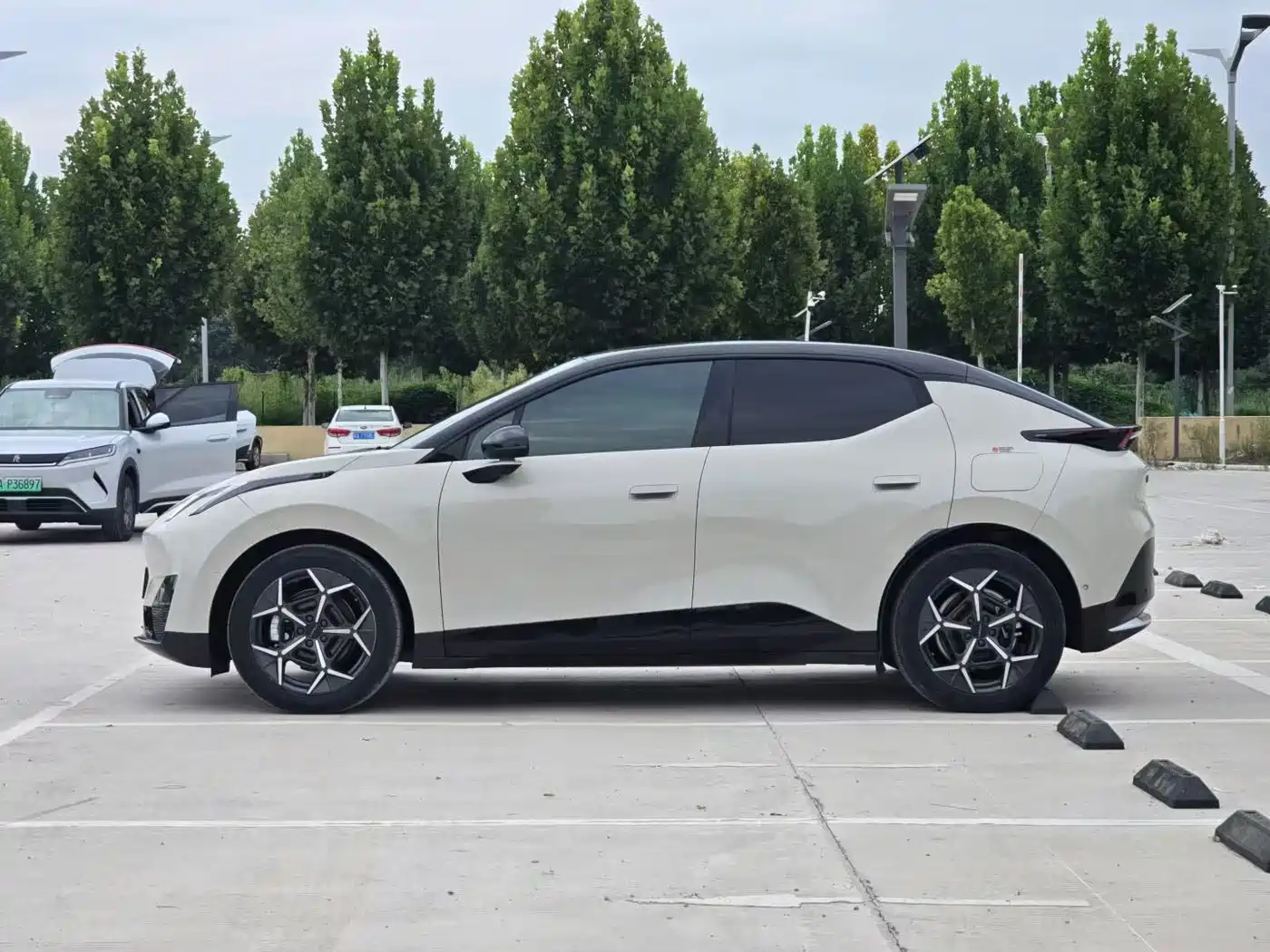 Photo 5 - Lynk & Co Z20