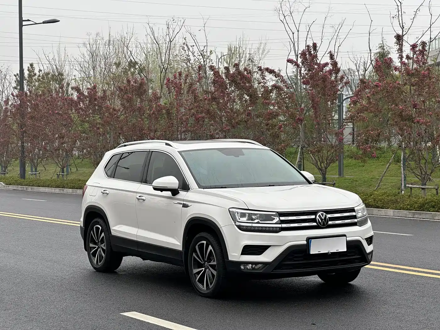 Volkswagen Tharu 2022 280TSI FWD Luxury Edition фото 3