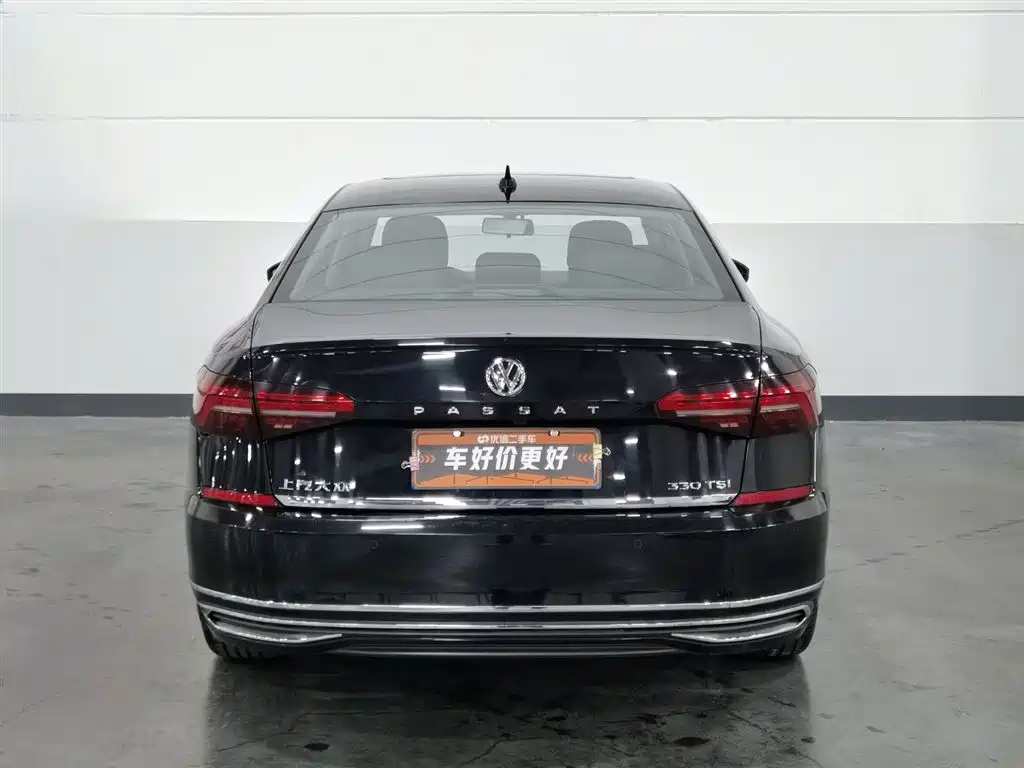 Volkswagen Passat 2020 330TSI Luxury Edition China VI фото 4